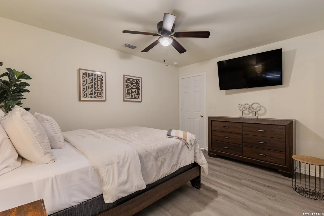 Photo of Unit UNIT23 at 391 Riverside