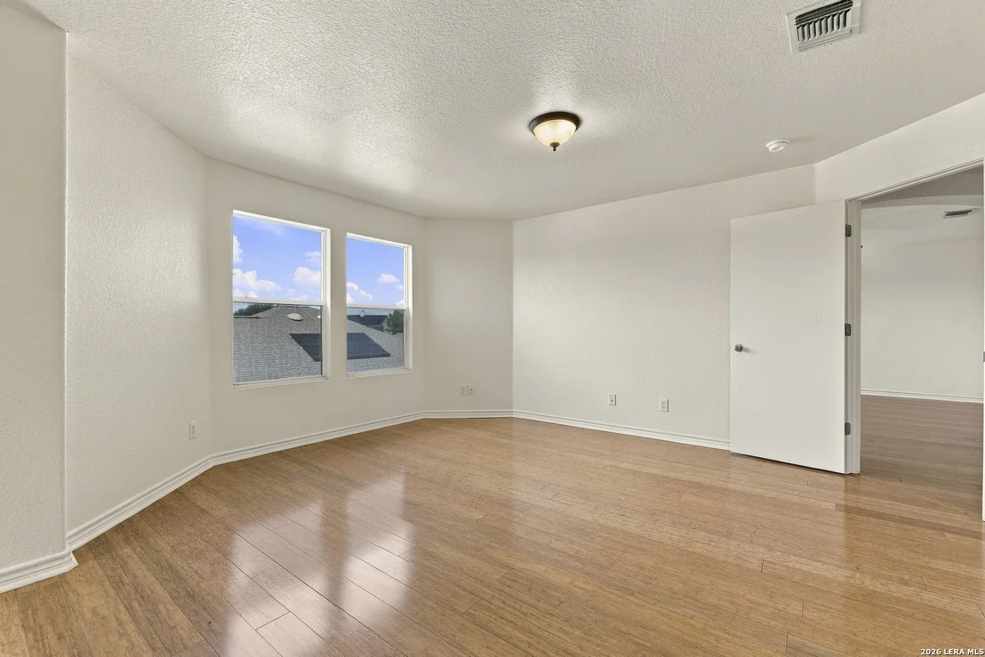 Photo of 233 JULIAN PT