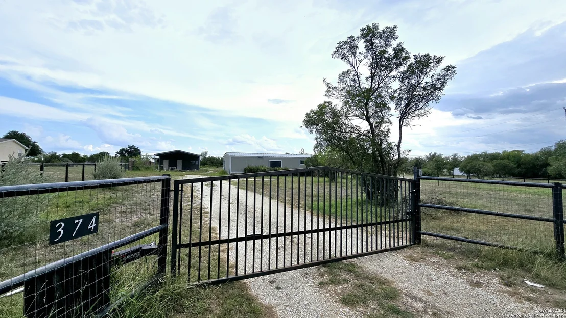 Photo of 374 COUNTY ROAD 574