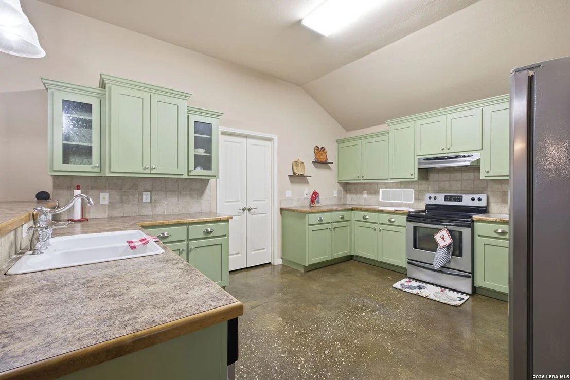 Photo of 327 BONNER BLVD