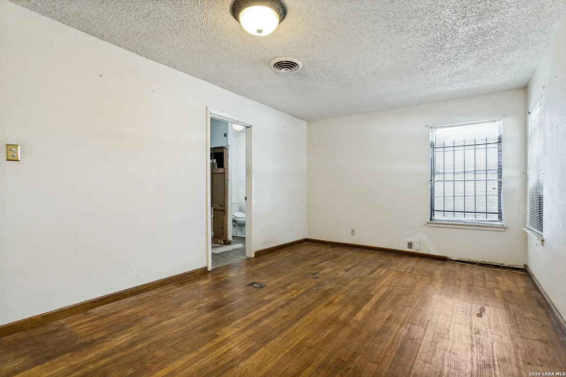 Photo of 247 Edna