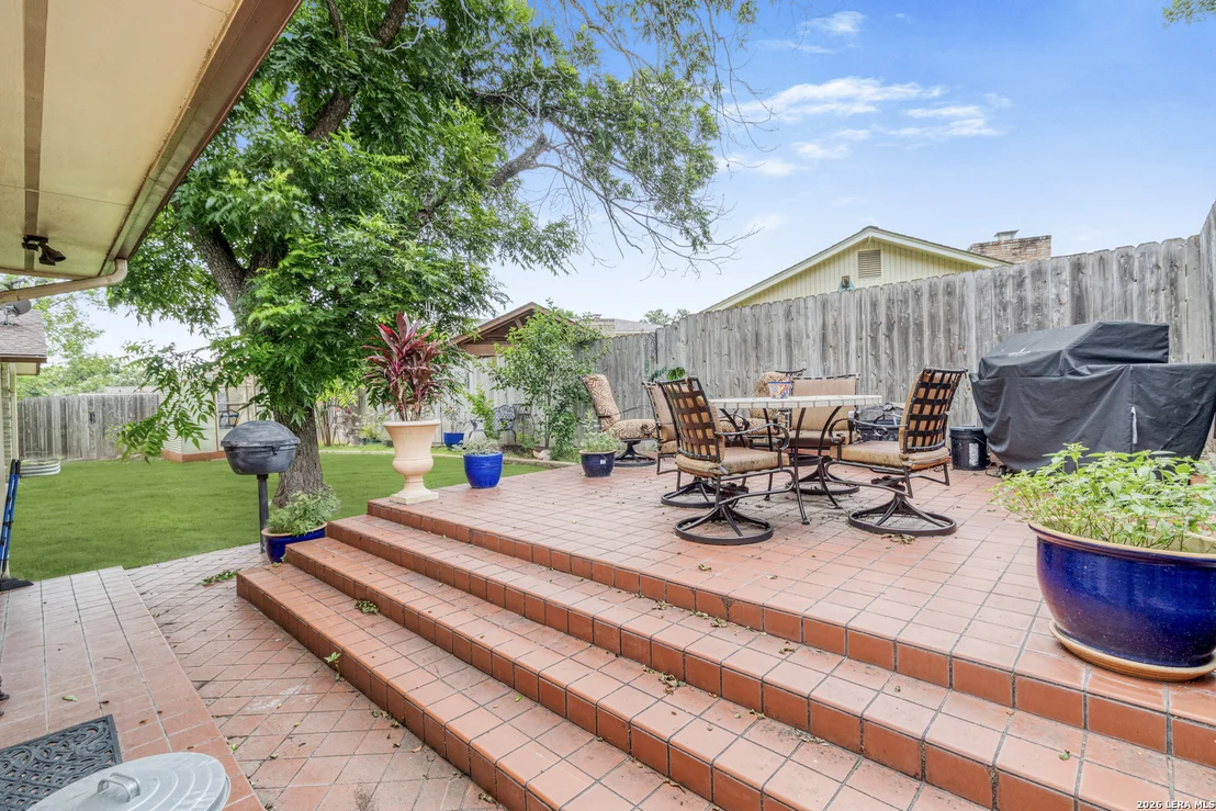 Photo of 1406 BUTTON LN