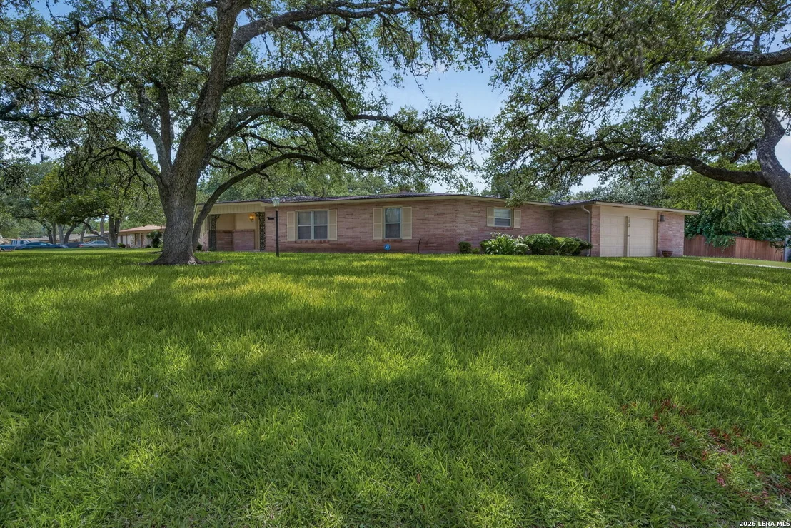 Photo of 105 DORIS DR