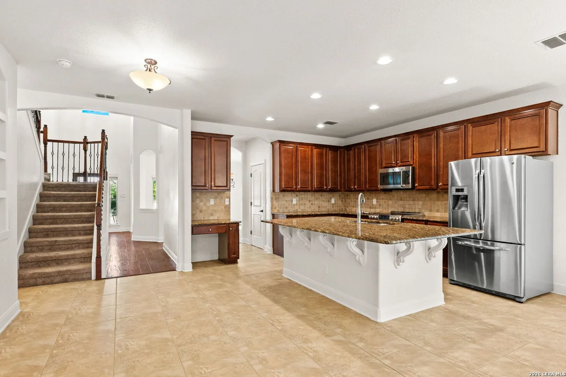 Photo of 221 WINDSOR DR
