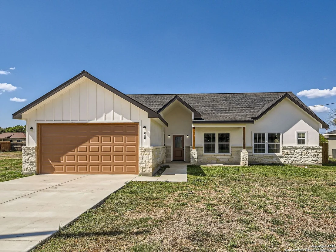 Photo of 8501 UTOPIA BLVD