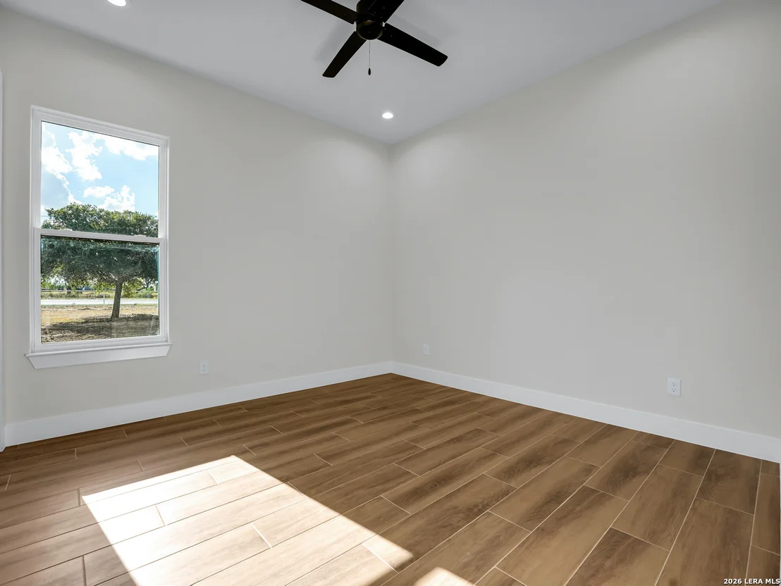 Photo of 101 W MEDIUM MEADOW DR