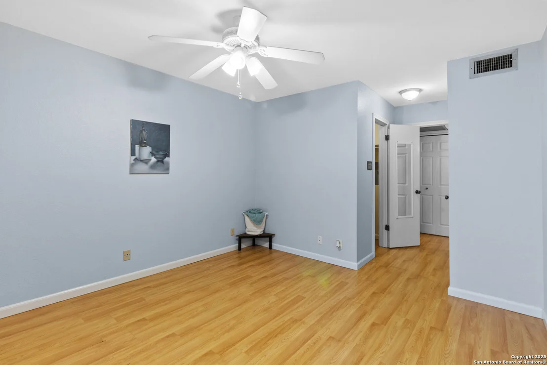 Photo of Unit 4 at 8611 Datapoint