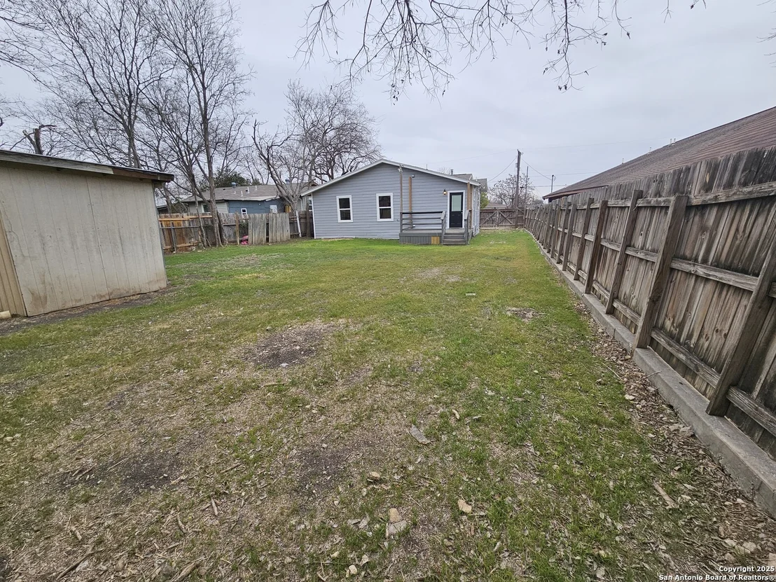 Photo of 4751 Lark