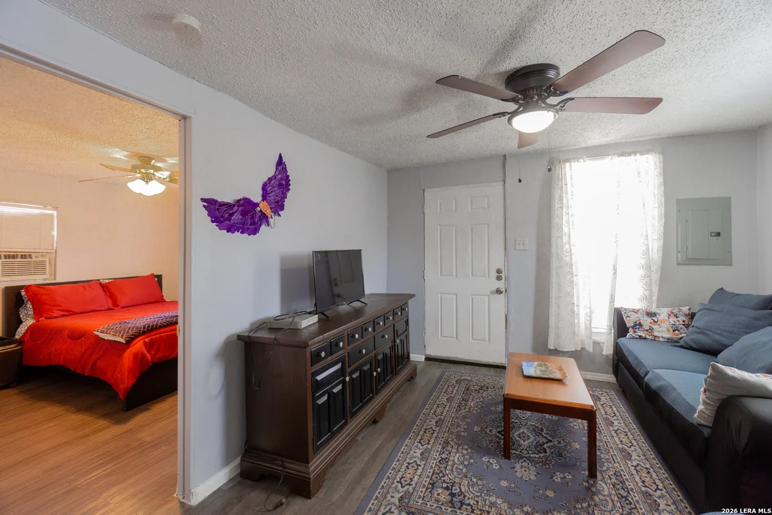 Photo of 1203 Vickers
