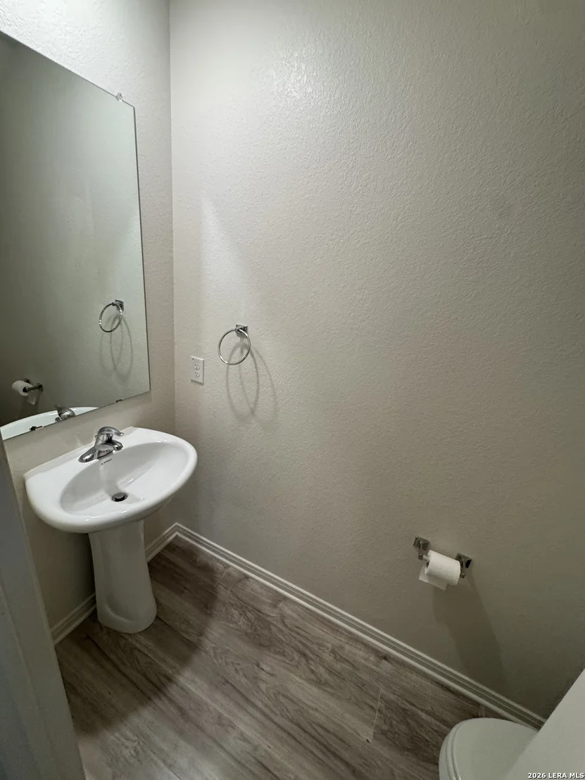 Photo of 3930 LEIGHTON HBR