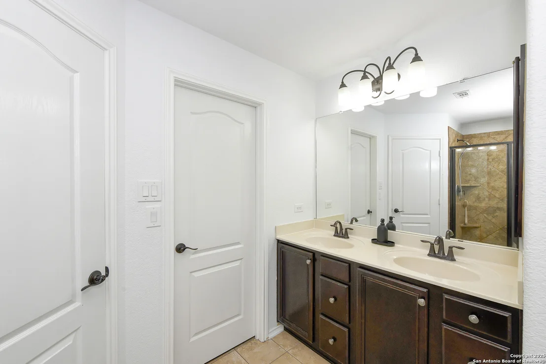 Photo of 2827 Dusseldorf