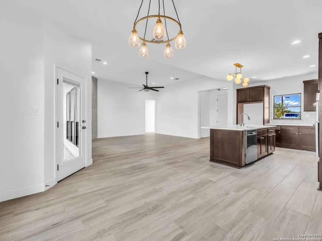 Photo of 241 Toucan Drive
