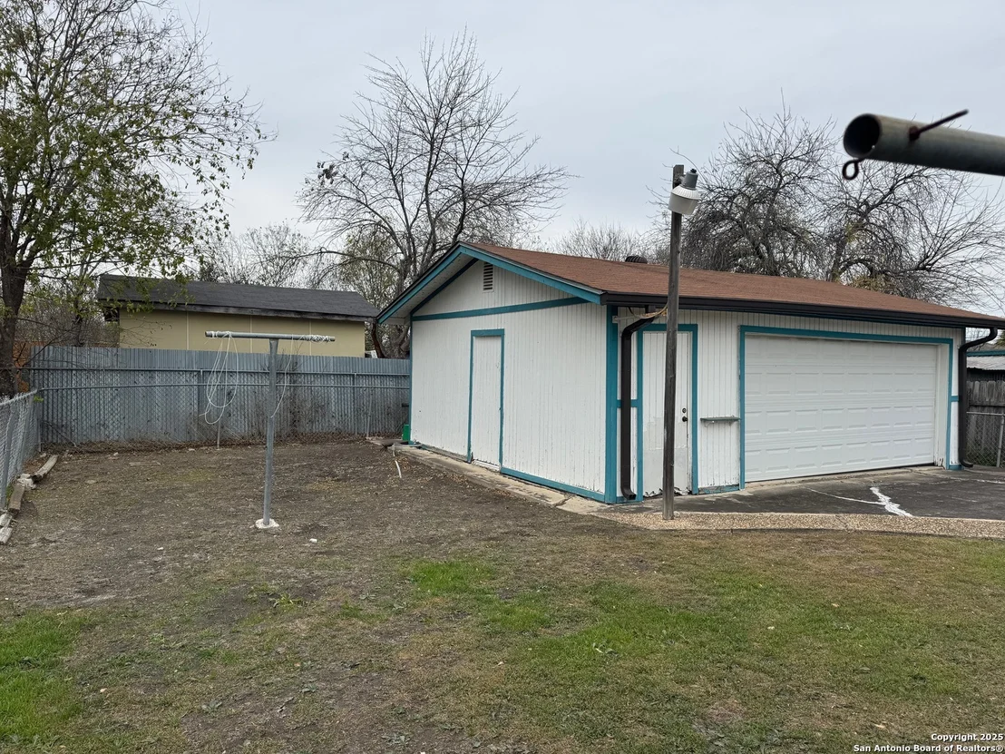 Photo of 347 Calle LA GLORIA
