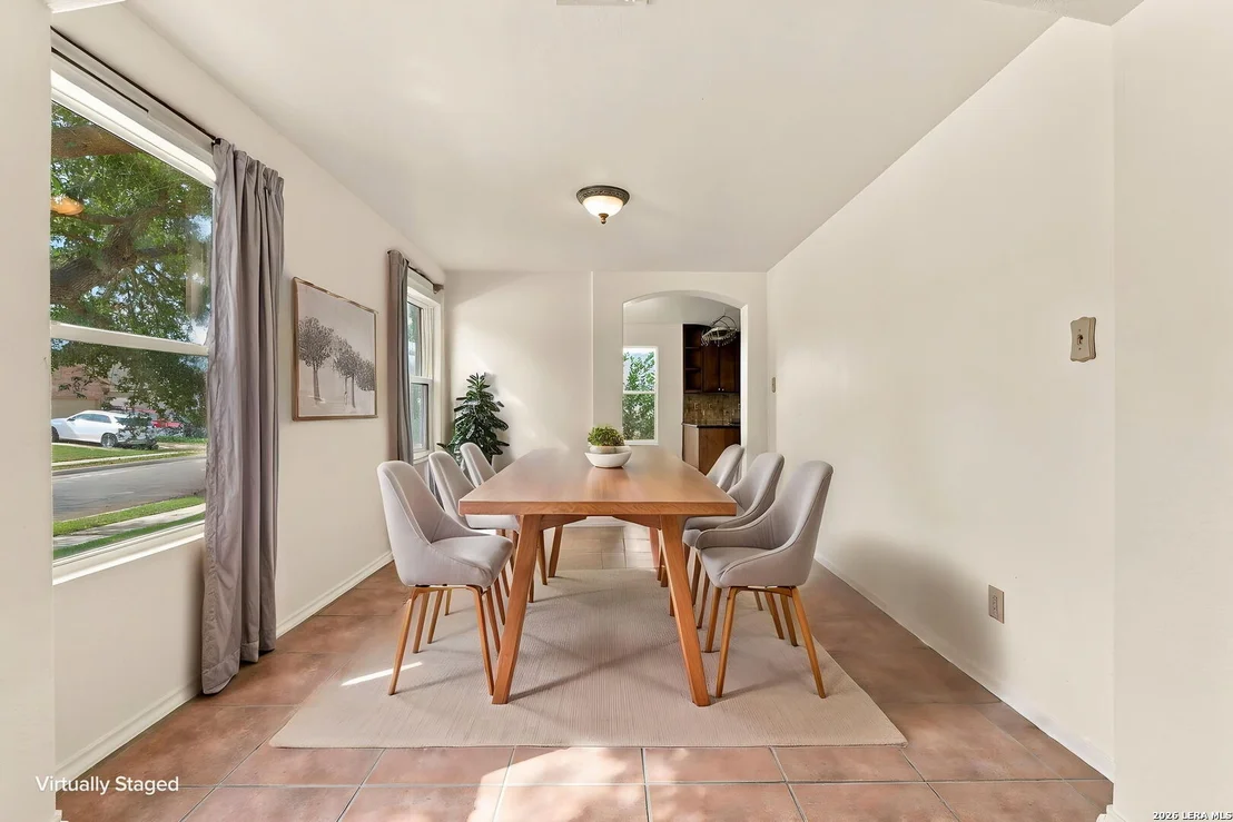 Photo of 233 JULIAN PT
