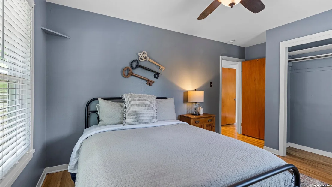 Photo of 546 PARKVIEW BLVD