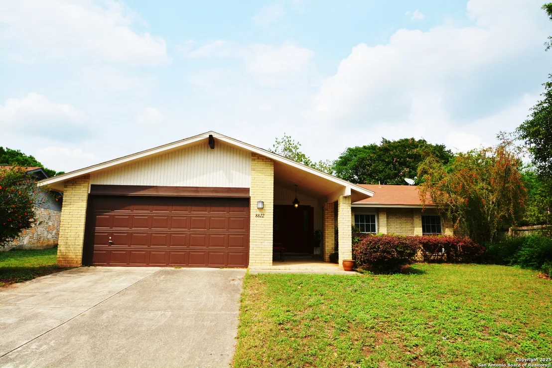 Photo of 8822 Thatch