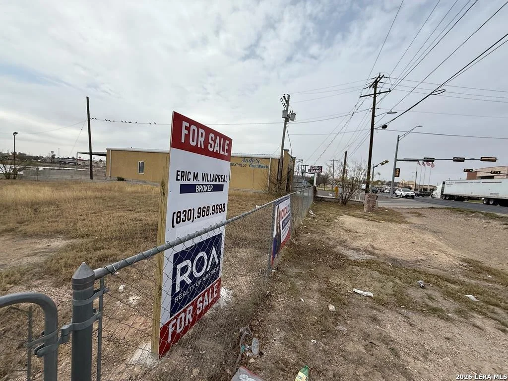 Photo of 2399 MAIN ST