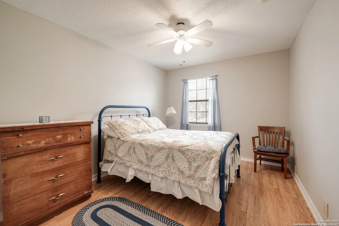 Photo of 10906 LAKE PATH DR