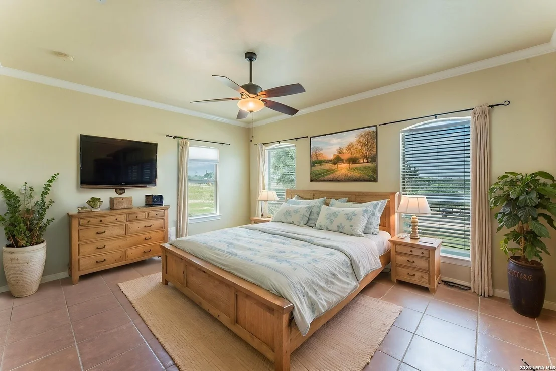 Photo of 810 MOCKINGBIRD LN