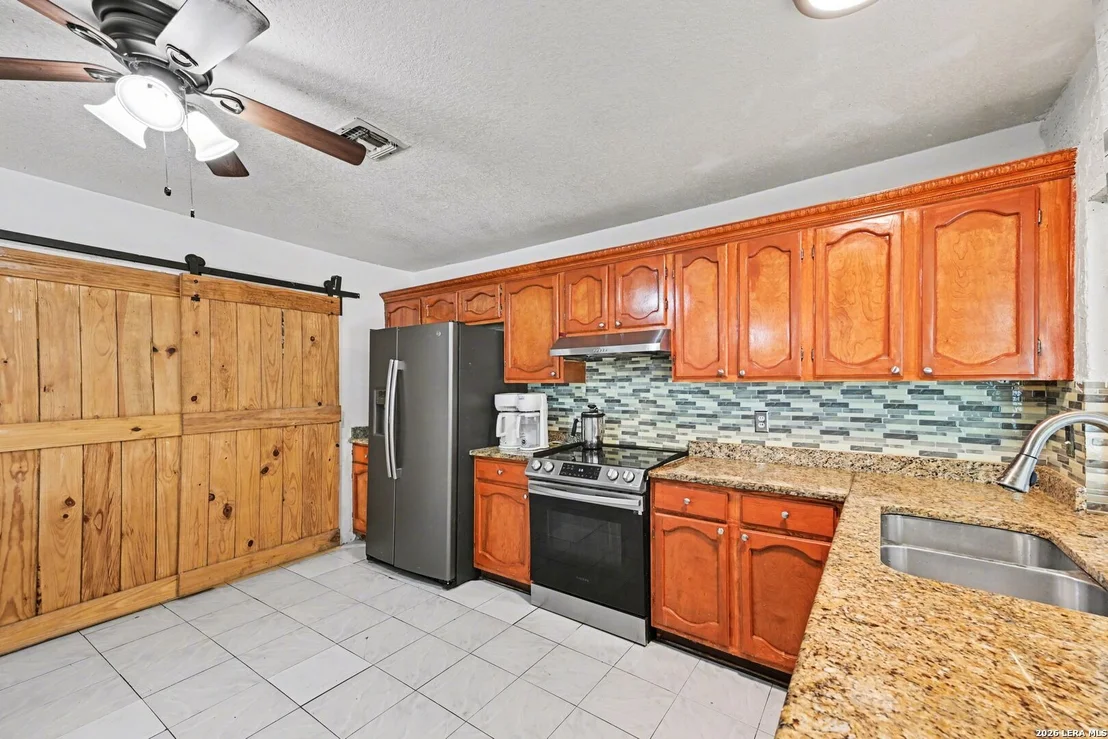 Photo of 7140 Oldham