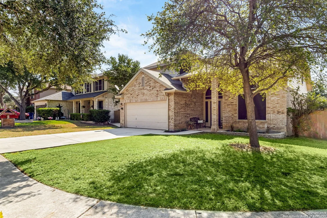 Photo of 321 Alders Gate