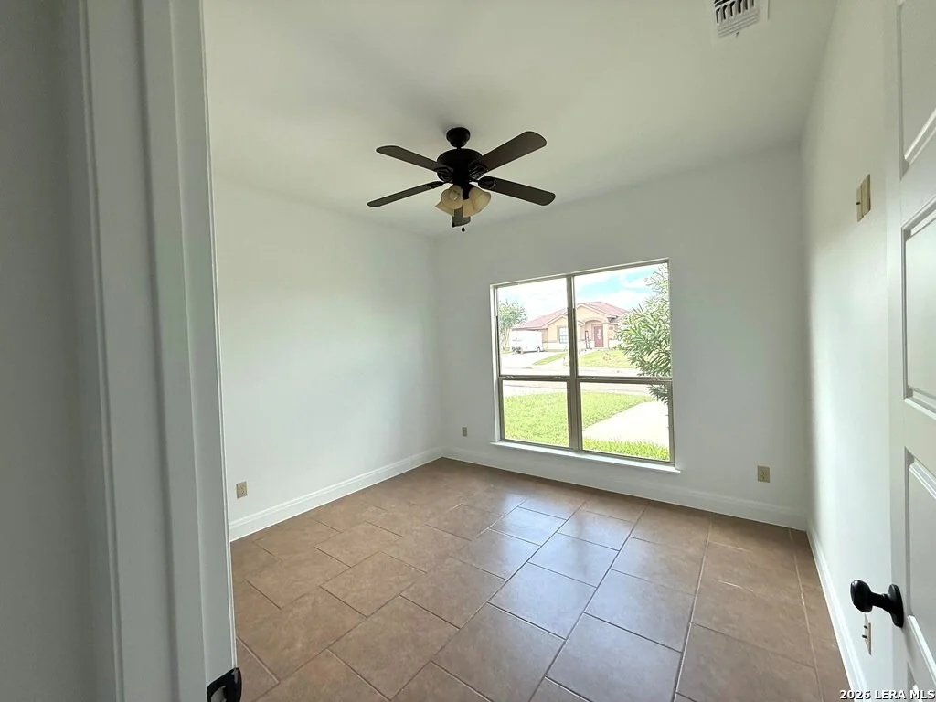 Photo of 2657 OAK MANOR DR