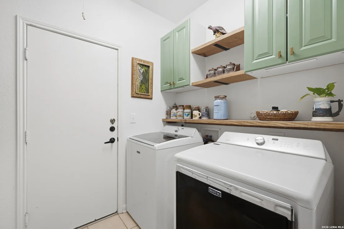 Photo of 254 MAIDSTONE CV