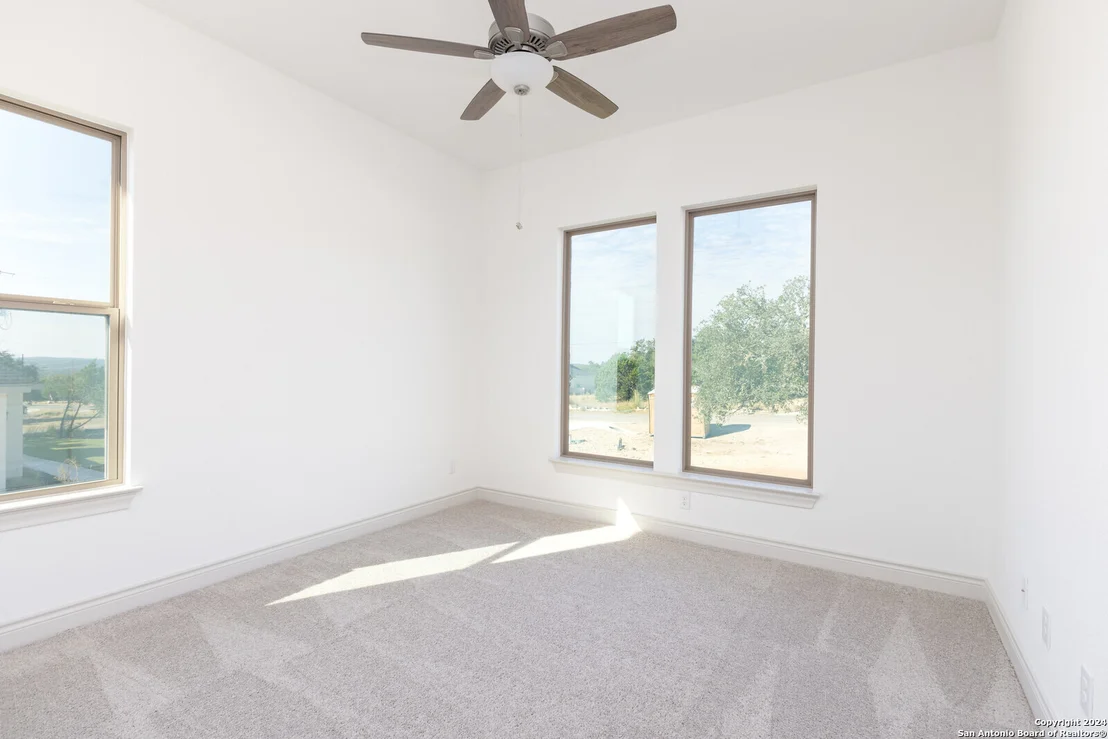 Photo of 331 TOUCAN DR