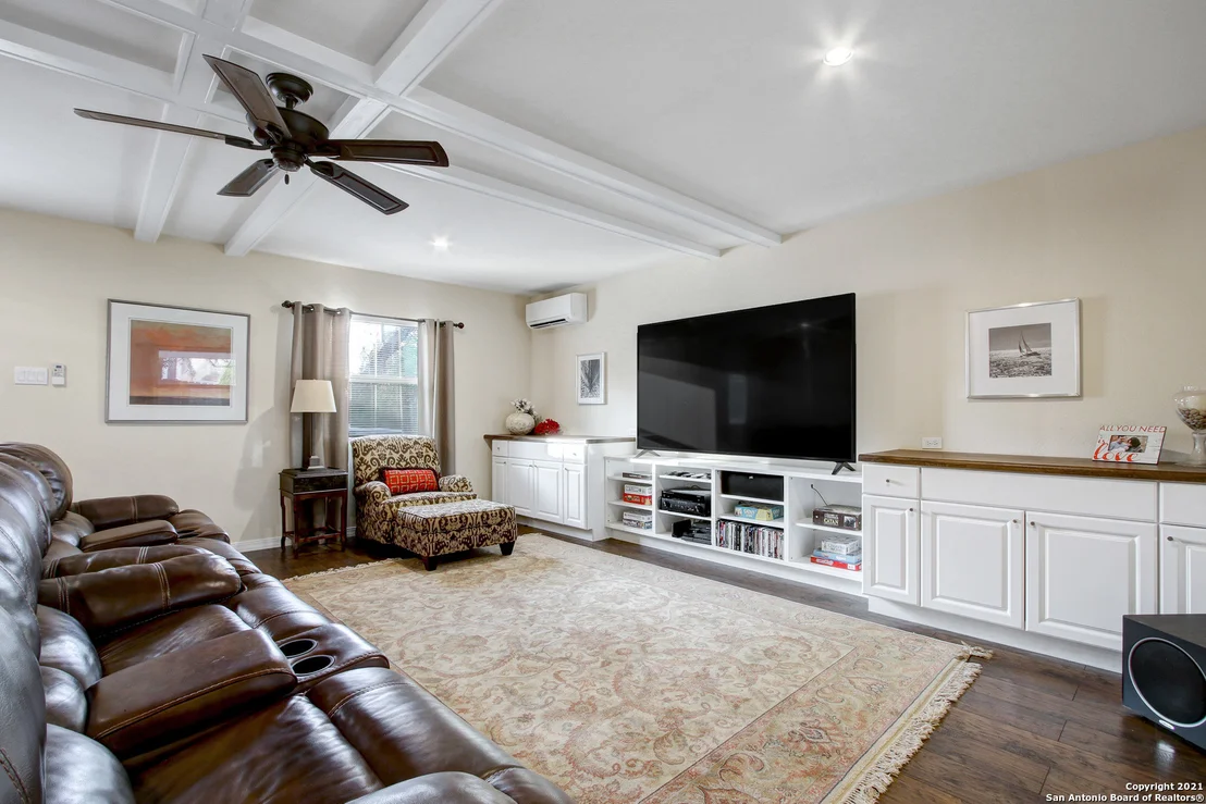 Photo of 327 BURNSIDE DR