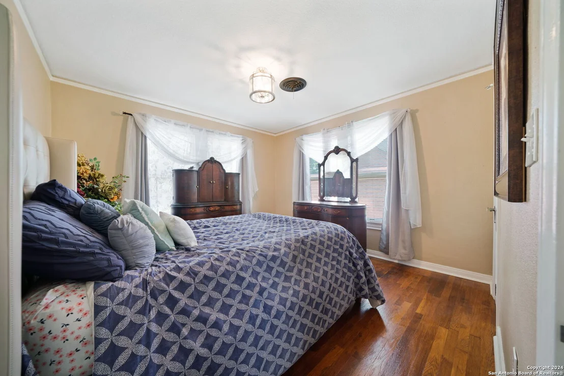 Photo of 348 THOMAS JEFFERSON DR