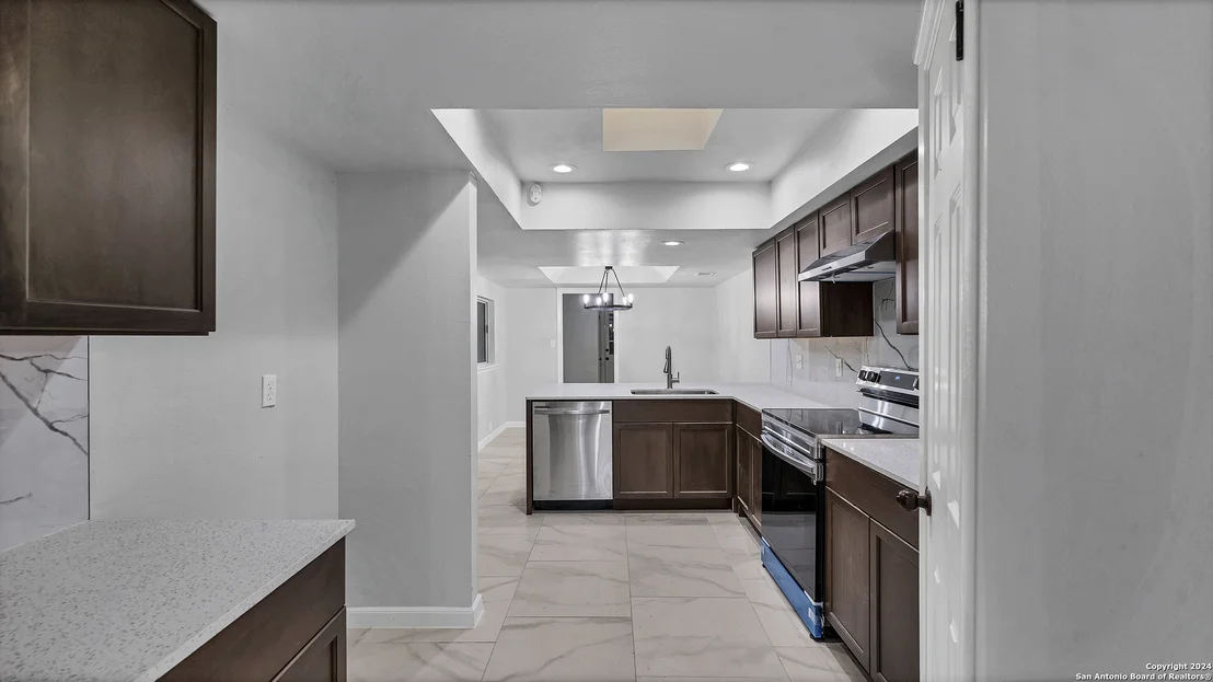 Photo of 350 FENWICK DR