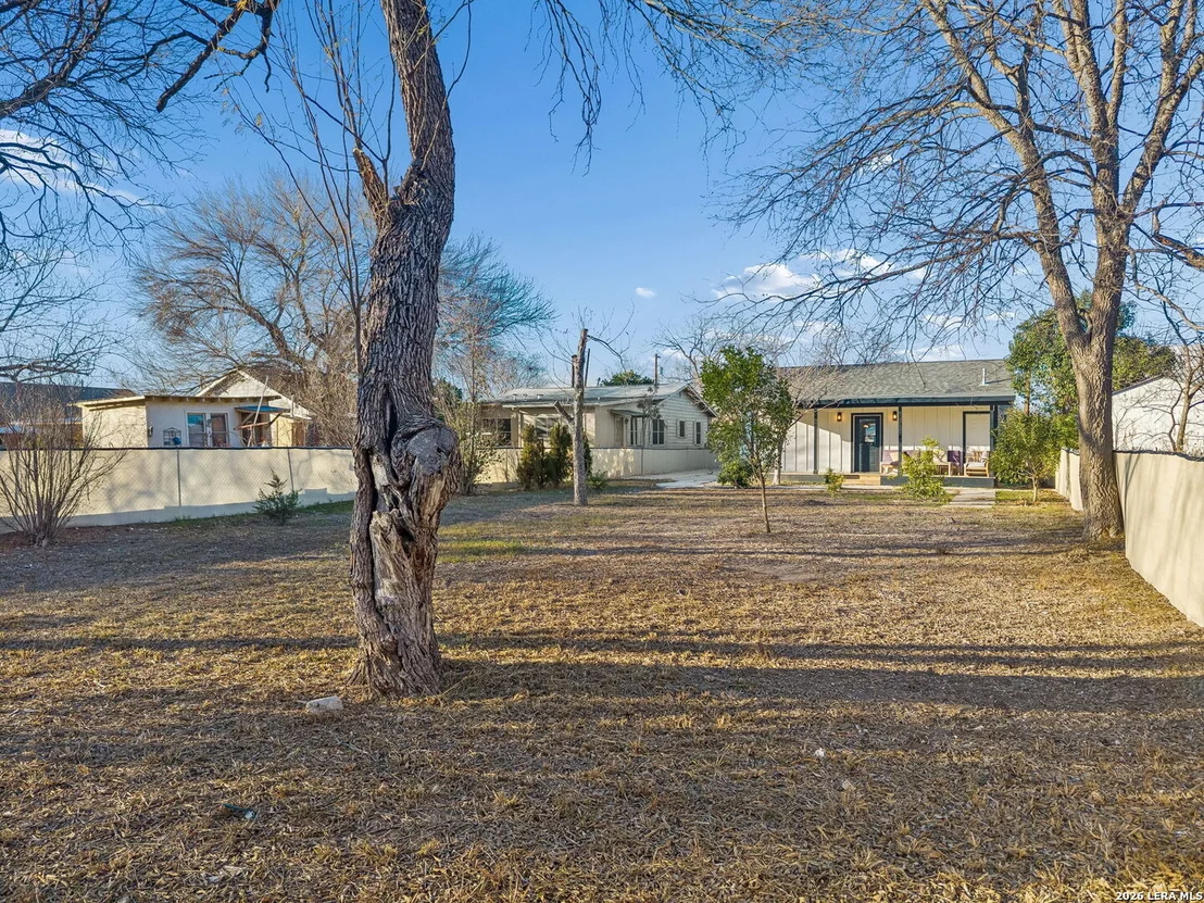 Photo of 562 Kendalia Ave