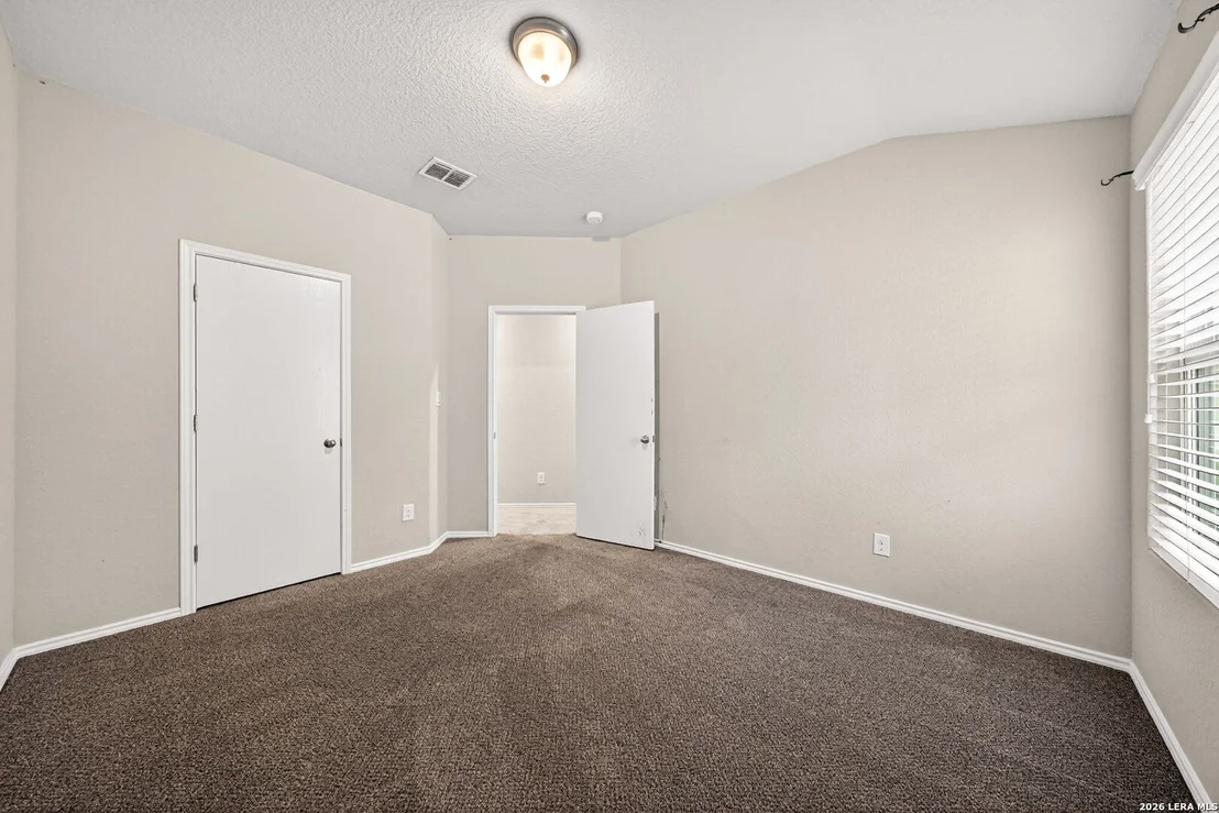 Photo of 4619 HEATHERS CROSS