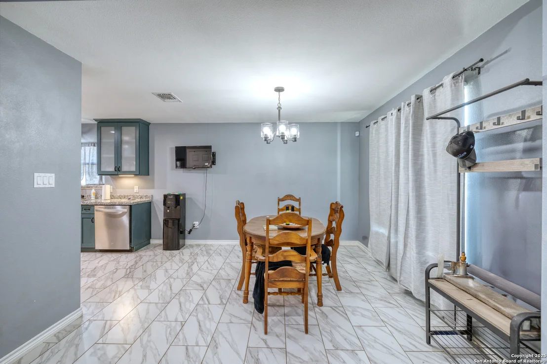 Photo of 637 ROACH ST