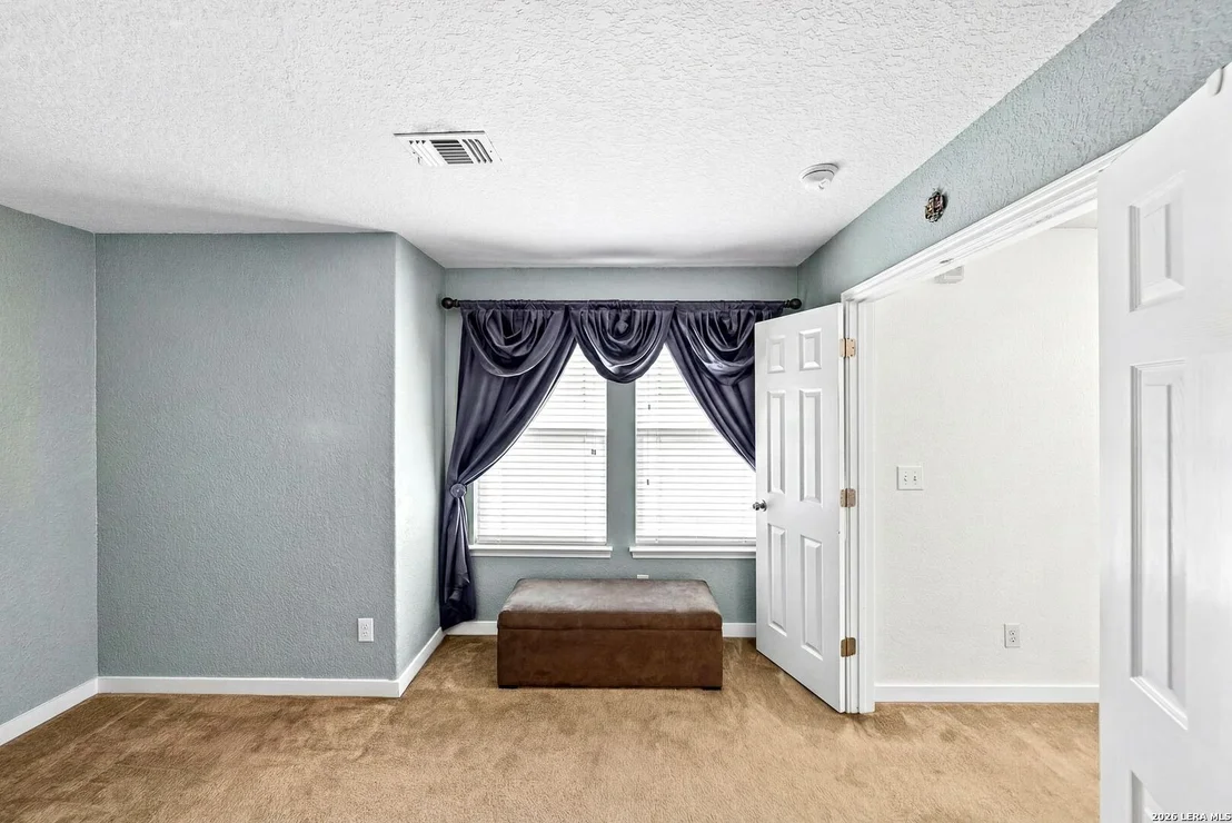 Photo of 6703 Karnes Leaf