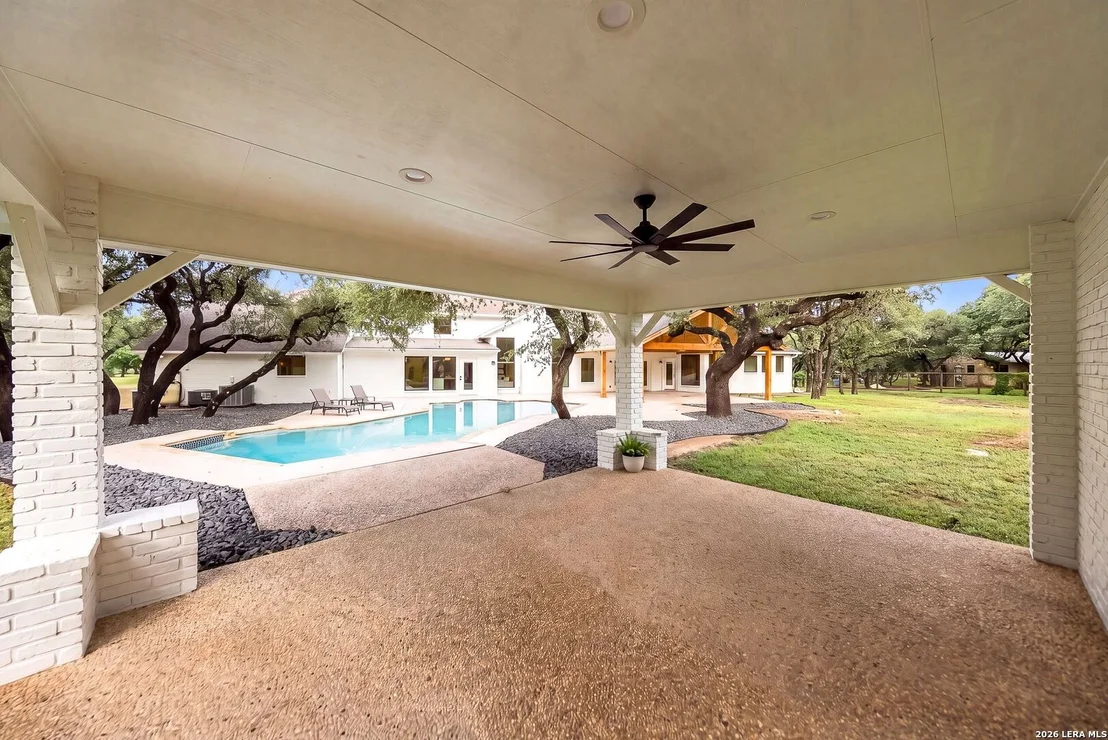 Photo of 412 Cliffside Dr