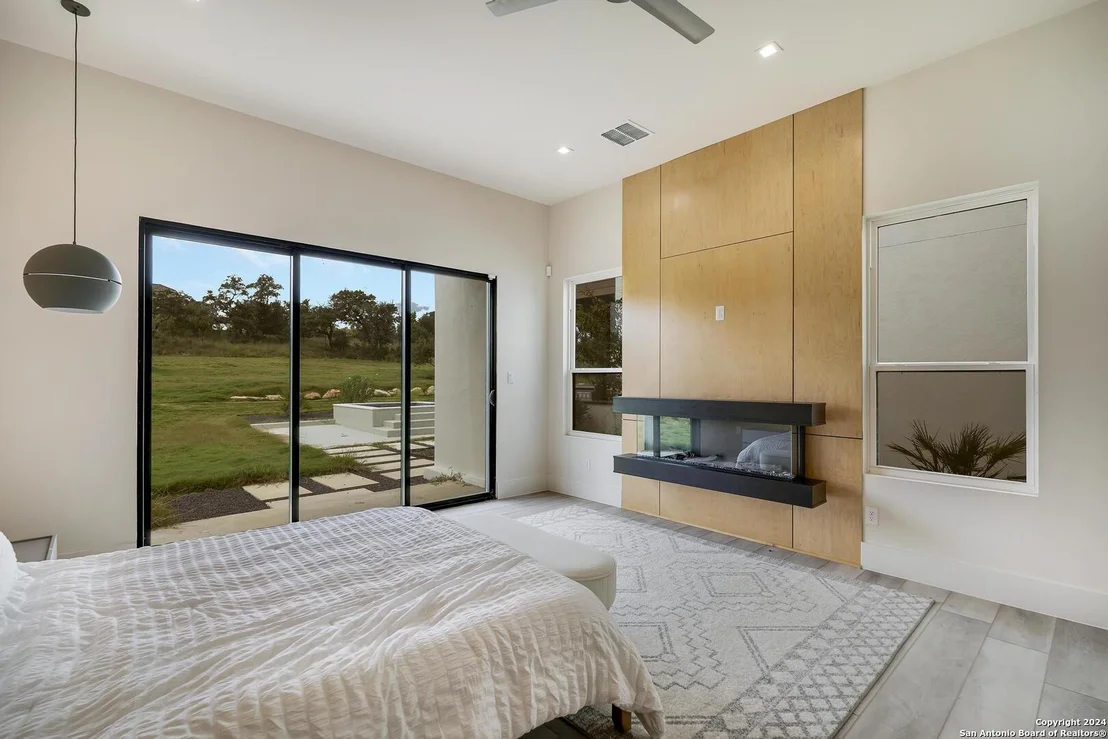 Photo of 25907 Morhiss Pt