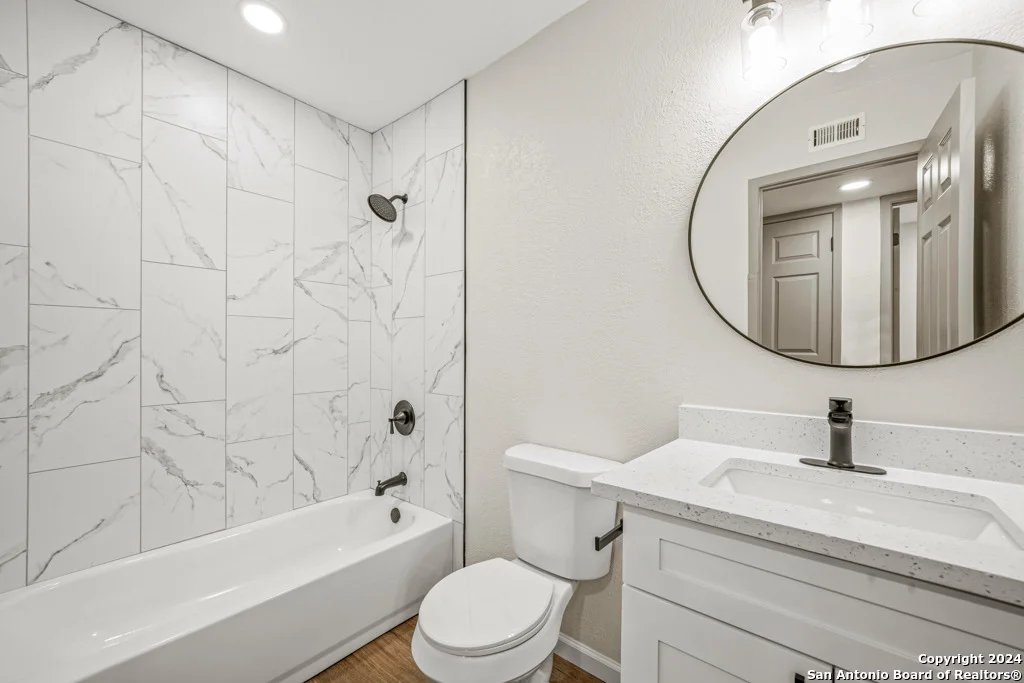 Photo of 1104 WALNUT