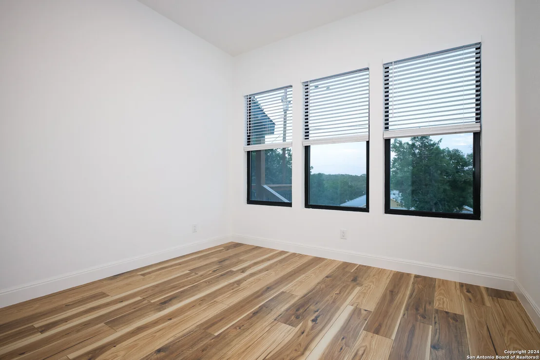 Photo of 1684 winding creek