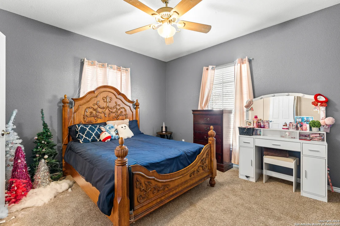 Photo of 125 HIGH MEADOW DR