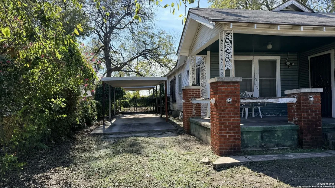 Photo of 906 Canton