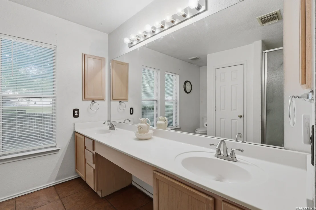 Photo of 121 Springtree Pkwy