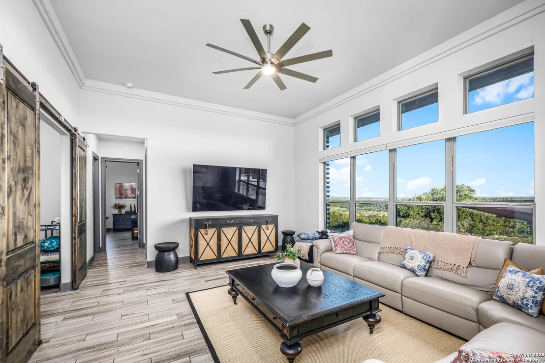 Photo of 2330 Occidente
