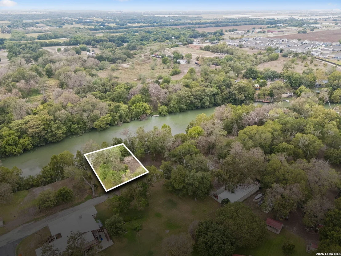 Photo of 8 RIVER OAK DR