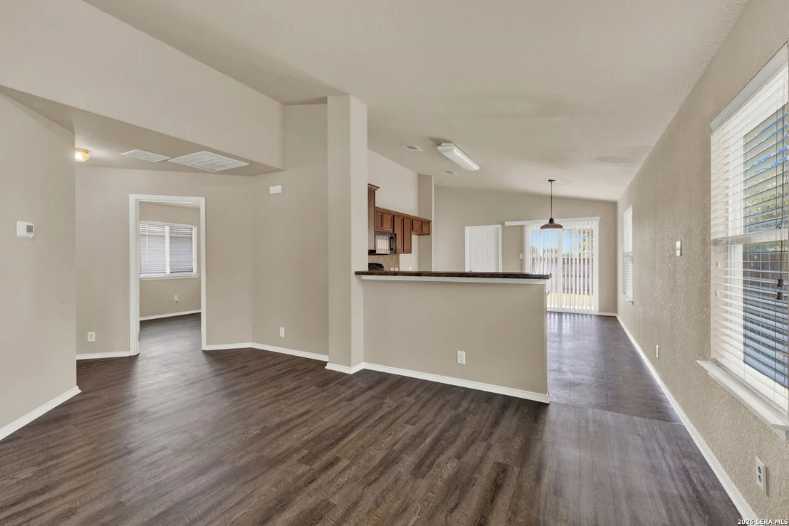 Photo of 566 BRIGGS DR