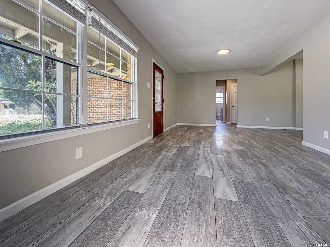 Photo of 209 SCOTT AVE