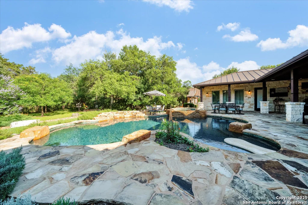 Photo of 955 RIVERFOREST DR