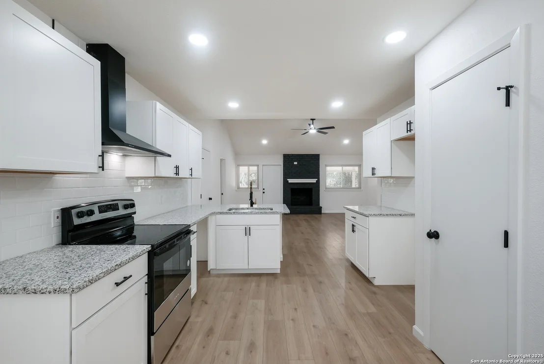 Photo of 7030 Forest Grove