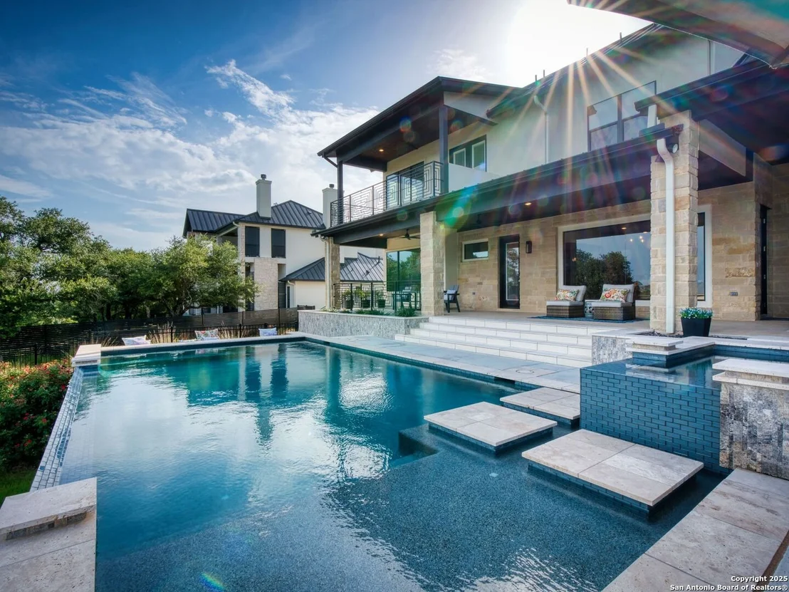 Photo of 207 River Bend