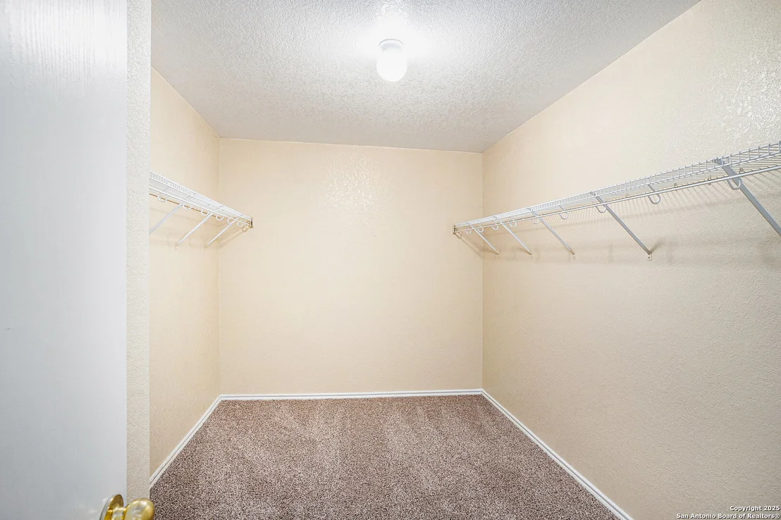 Photo of 237 Hinge Chase